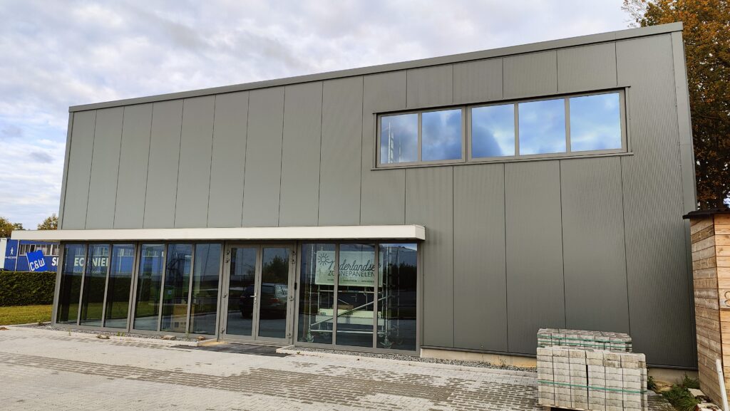 Bedrijfspand plugin-batterij.nl